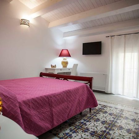 Palazzo Pagliaro Hotel Santo Stefano di Camastra Ngoại thất bức ảnh