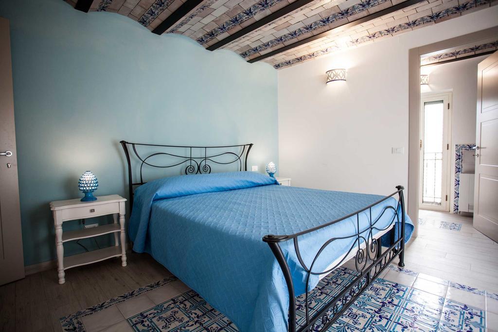 Palazzo Pagliaro Hotel Santo Stefano di Camastra Ngoại thất bức ảnh