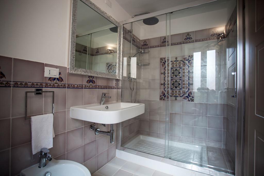 Palazzo Pagliaro Hotel Santo Stefano di Camastra Ngoại thất bức ảnh